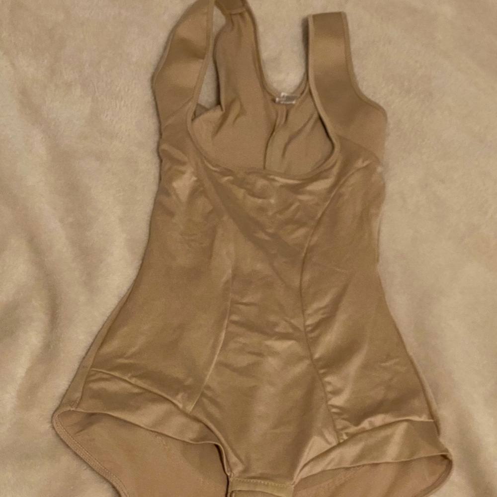 Nude toned body shaper